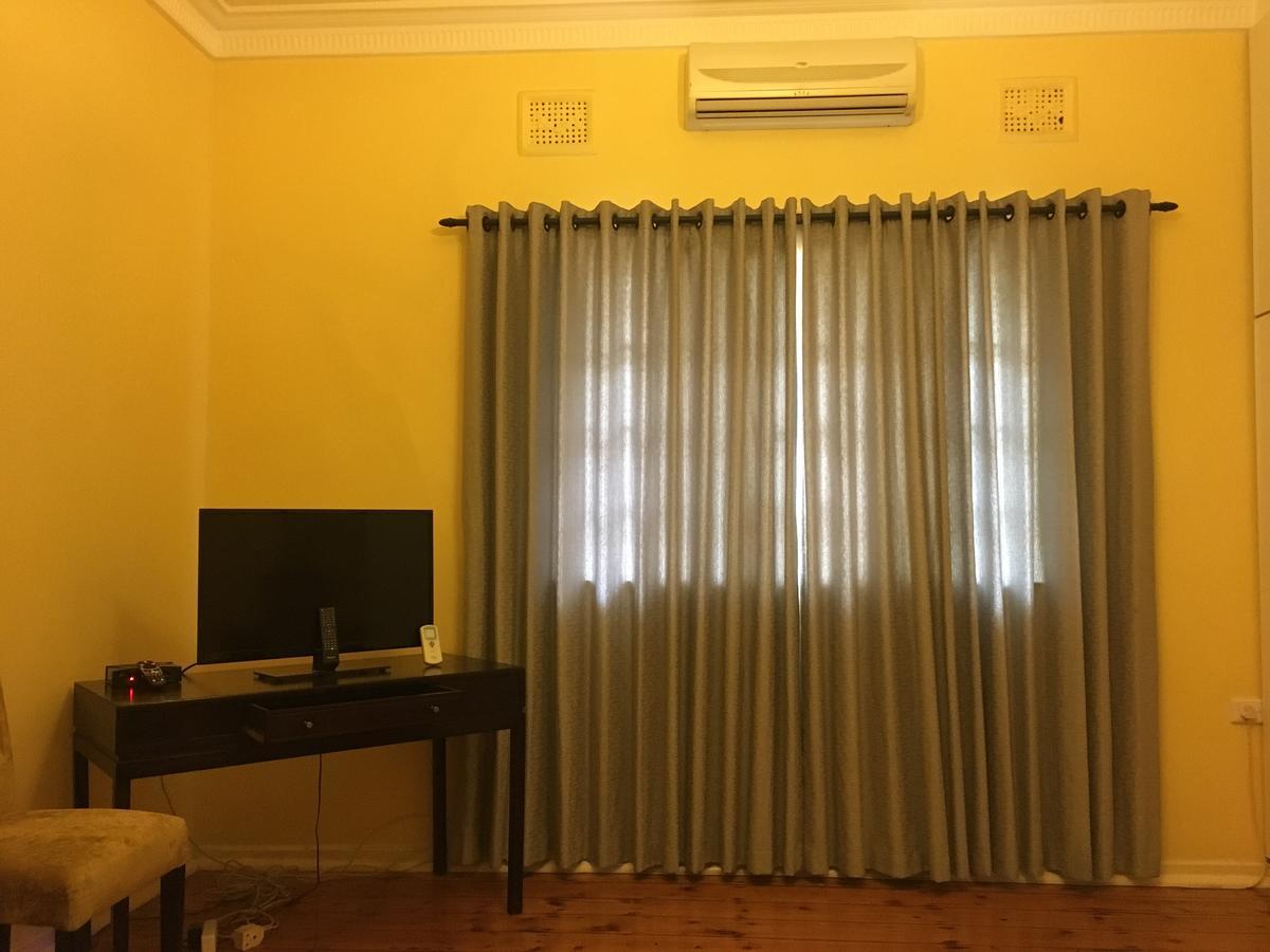 The Crescent Guesthouses - Bnb/Self Catering Дурбан Экстерьер фото